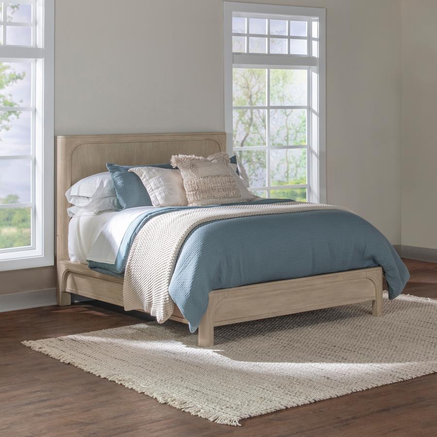 (image for) Solano 81-inch California King Panel Bed Weathered Mango